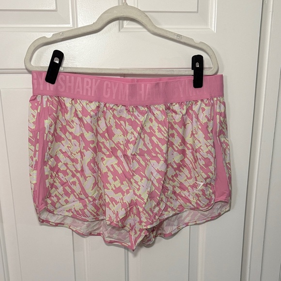 2/$15 Gymshark Pink and White Camo Women's Training Shorts XXL - Picture 1 of 5